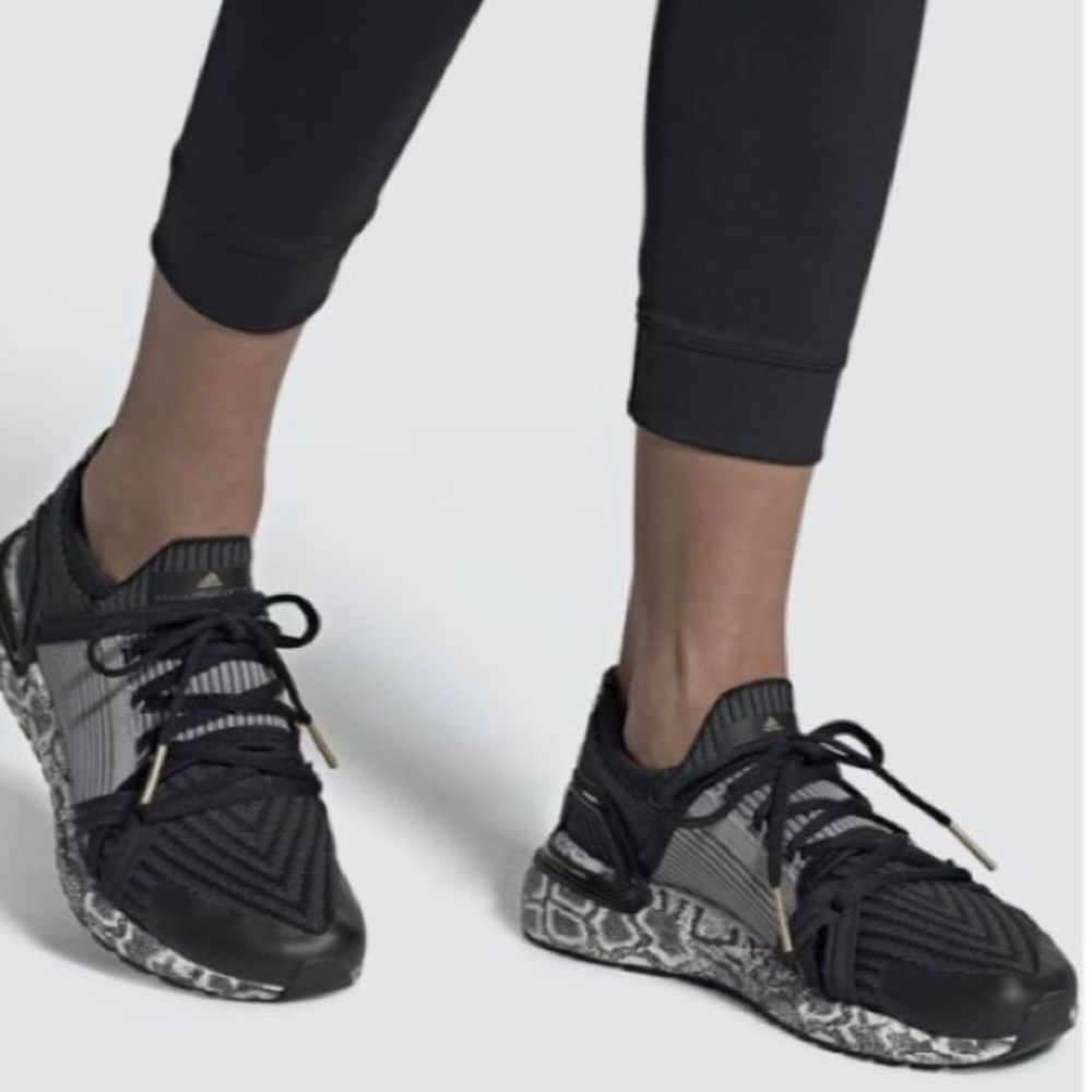 LIKE NEW Adidas x Stella McCartney UltraBOOST 20 S.